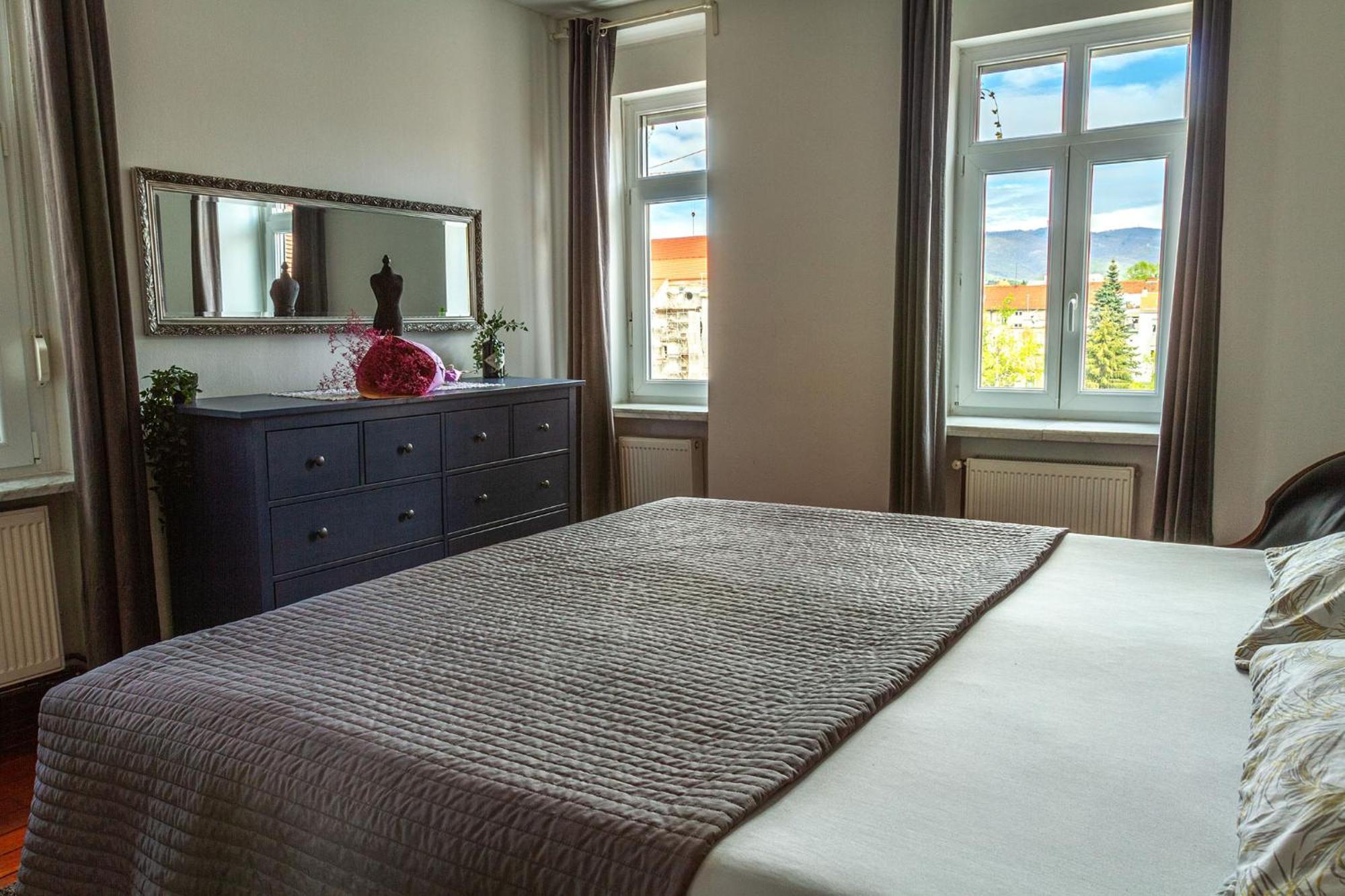 Chic Antique Dana - Zagreb Center-View Apartment ภายนอก รูปภาพ